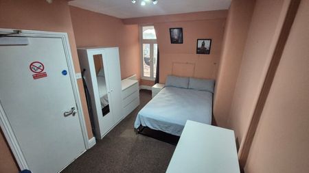 Room in a Shared Flat, Tottenham Lane, N8 - Photo 4