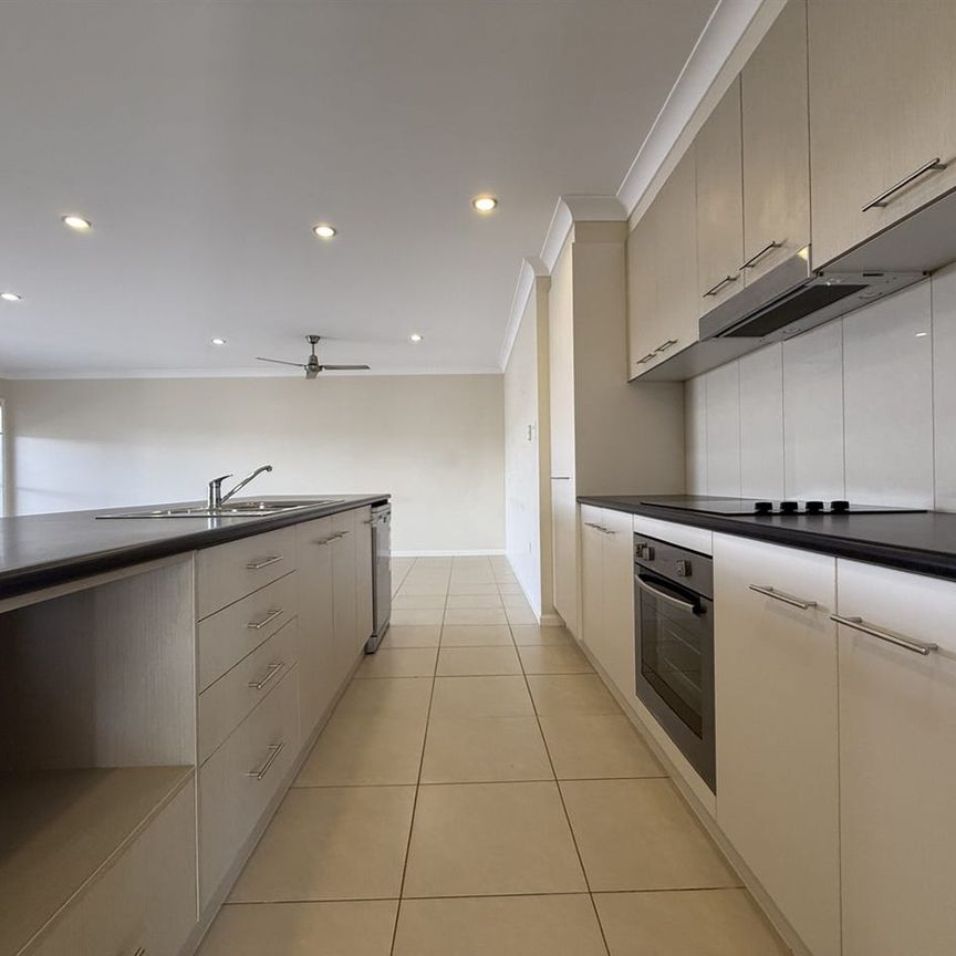 MODERN 3 BEDROOM HOME IN BURDELL - Photo 1