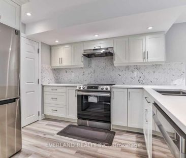 Detached Home For Lease | N9246525 - Photo 2