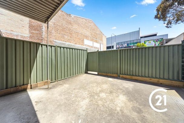 3 Bedroom Apartment - Access Via Dixon Lane - Photo 1