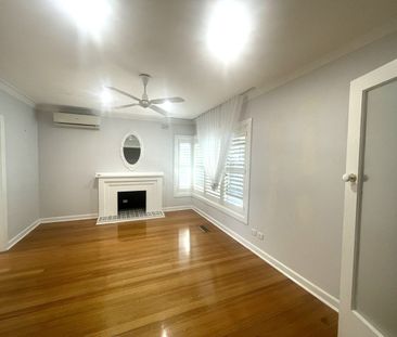 Cosy Family 3 Bedroom Home in Macleod - Photo 1