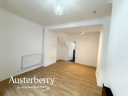 2 bedroom end of terrace house to rent - Photo 2