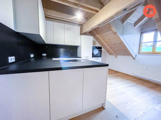 Renovierte Dachgeschosswohnung mit 3- Zimmer Wohnung und Küche - Foto 1