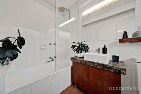 Tranquil Family Oasis with Pool in Millgate Estate - Photo 3