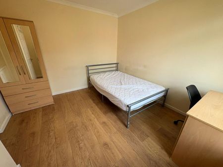 5 bedroom terraced house to rent - Photo 3