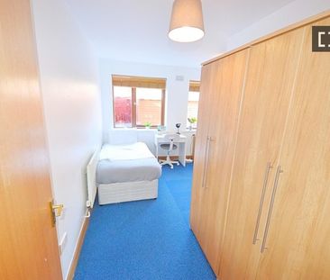 Bed to to rent in 4-bedroom flat in Stoneybatter, Dublin - Photo 3