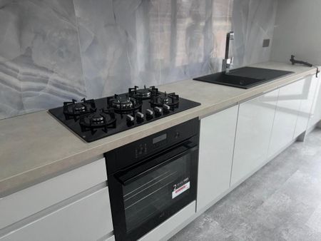 4 bedroom detached house to rent - Photo 5