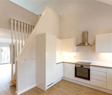 High Street, - Photo 2