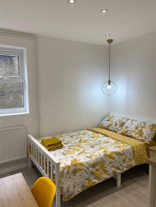 1 bedroom in a house share to rent - Photo 1