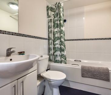 2 bedroom apartment to rent - Photo 5