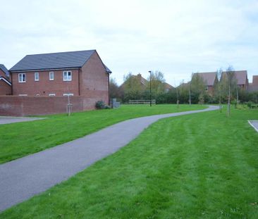 2 bedroom semi-detached house to rent - Photo 5