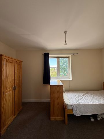 2 Bed End Terrace, Champness, IG11 - Photo 4