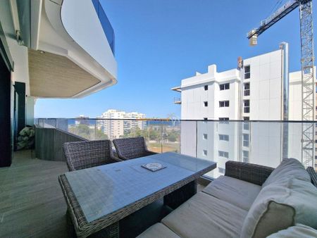 2 room luxury Flat for rent in Alicante, Valencia - Photo 2