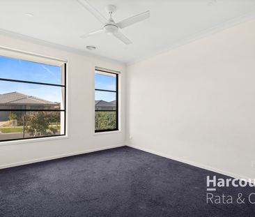 Stylish & Low-Maintenance Family Living in a Prime Location - Photo 2