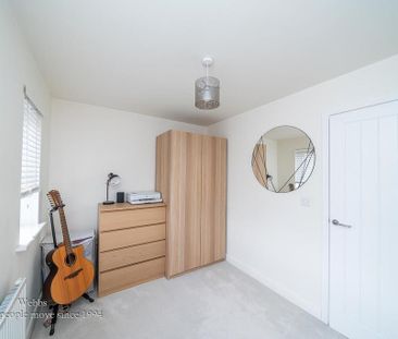 2 bedroom semi-detached house to rent - Photo 5