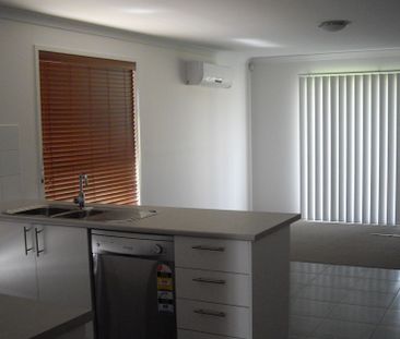 Modern 3 Bedroom Property in Smithfield Plains - Photo 1