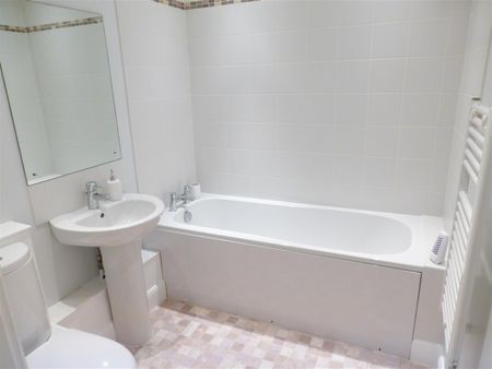 St Stephens Road, Norwich - Photo 2