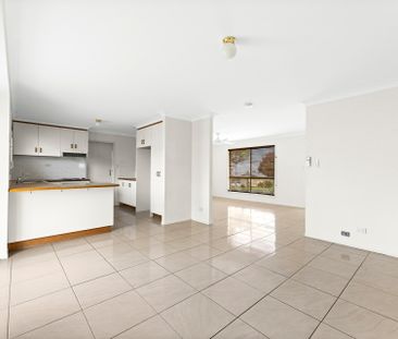 8 Rushlands Street, Glenvale - Photo 2
