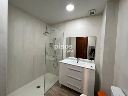 Chalet adosado en alquiler en Avenida Vía Tarpeya - Foto 4
