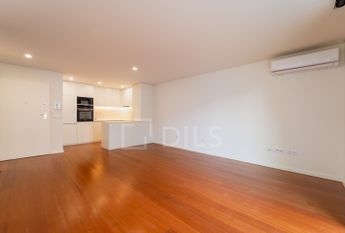 Apartamento T1 com varanda - Novo - Casa da Musica - Rotunda Boavista