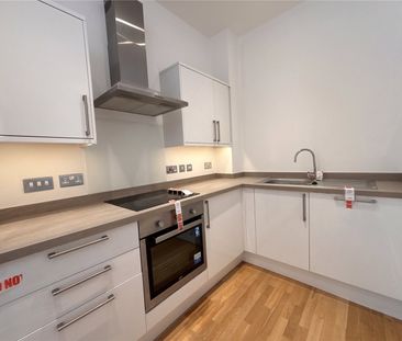 Bartley Way, Hook, Hampshire, RG27 - Photo 4