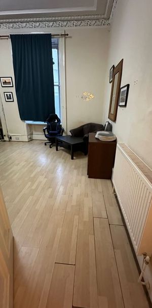 Room in a Shared Flat, Berkeley Street, G3 - Photo 1