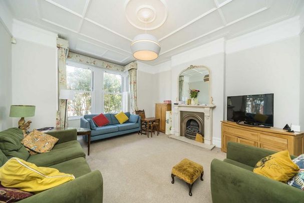 5 bedroom semi-detached house to rent - Photo 1