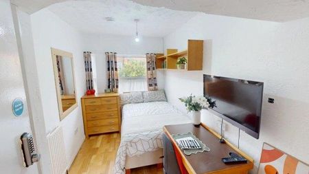 8 bedroom house share to rent - Photo 4