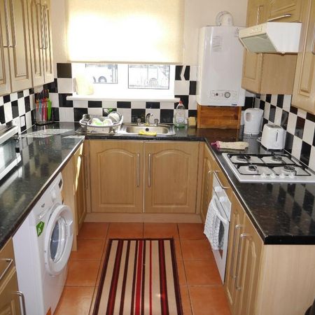 2 bedroom maisonette to rent - Photo 3