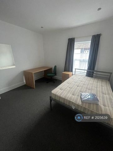 2 bedroom terraced house to rent - Photo 5