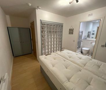 2 bedroom flat to rent - Photo 4