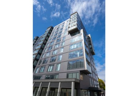 A beautifully presented, light and bright two bedroom apartment - Photo 2