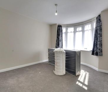 3 bedroom end of terrace house to rent - Photo 3