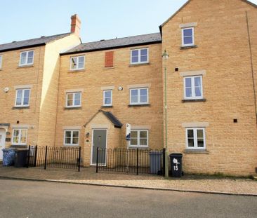 3 bedroom terraced house to rent - Photo 5
