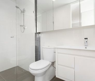 STUNNING STUDIO APARTMENT OPPOSITE ROYAL EXHIBITION BUILDINGS - Photo 3