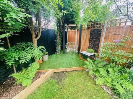 Bates Close, Sutton Coldfield - Photo 4