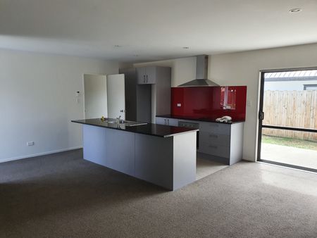 Takanini - Modern 4 Bedroom Home - Photo 4