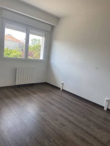 A 7 MINUTES DE LA GARE DE HOUILLES QUARTIER DU RÉVEIL MATIN - Photo 3