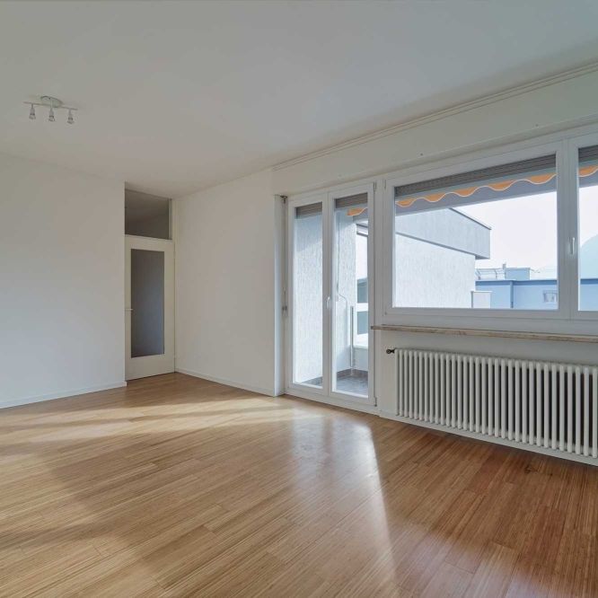 LUMINOSO ATTICO DI 4.5 LOCALI COMPLETAMENTE RINNOVATO - Photo 1