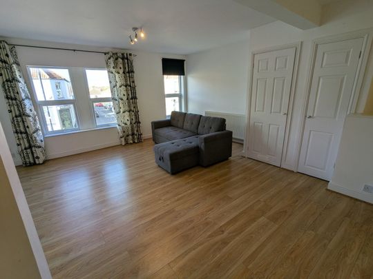 1 Bed Flat, Southmead Road, BS10 - Photo 1