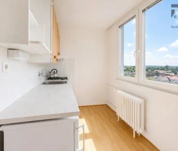 Pronájem světlého bytu 3+1 s lodžií v atraktivní lokalitě Hradce Kr... - Photo 2