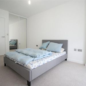 1 bedroom flat in Larkwood Avenue - Photo 2