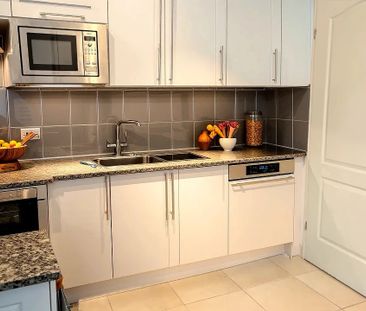 Location Appartement 4 pièces Meublé 106m² DIVONNE LES BAINS 01220 - Photo 3