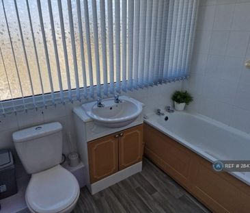 1 bedroom in a house share to rent - Photo 6