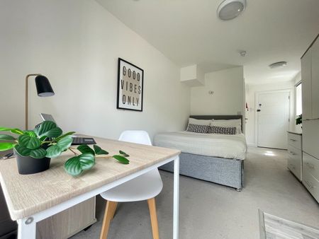 Studio Flat, Southampton, SO14 - Photo 2