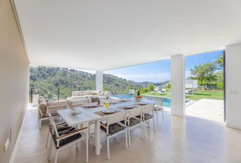 FANTASTIC LUXURIOUS VILLA IN MARBELLA