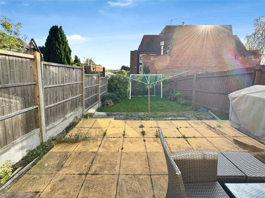 3 bedroom terraced house to rent - Photo 1