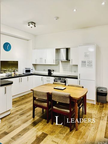 4 bedroom house to rent Bevendean Road, Brighton, East Sussex, BN2 - Photo 2