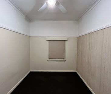 Stylish 3-Bedroom Home in Central Albury - Photo 2