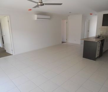 1/1 Warilla View, Blacks Beach - Photo 2